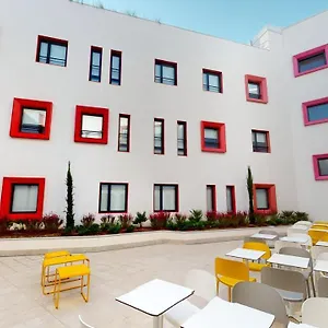https://residencia-universitaria-malaga-centro.hotelsinnerja.org