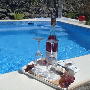 https://rural-finca-la-raya-calle-la-raya-25.tenerifehoteles.net
